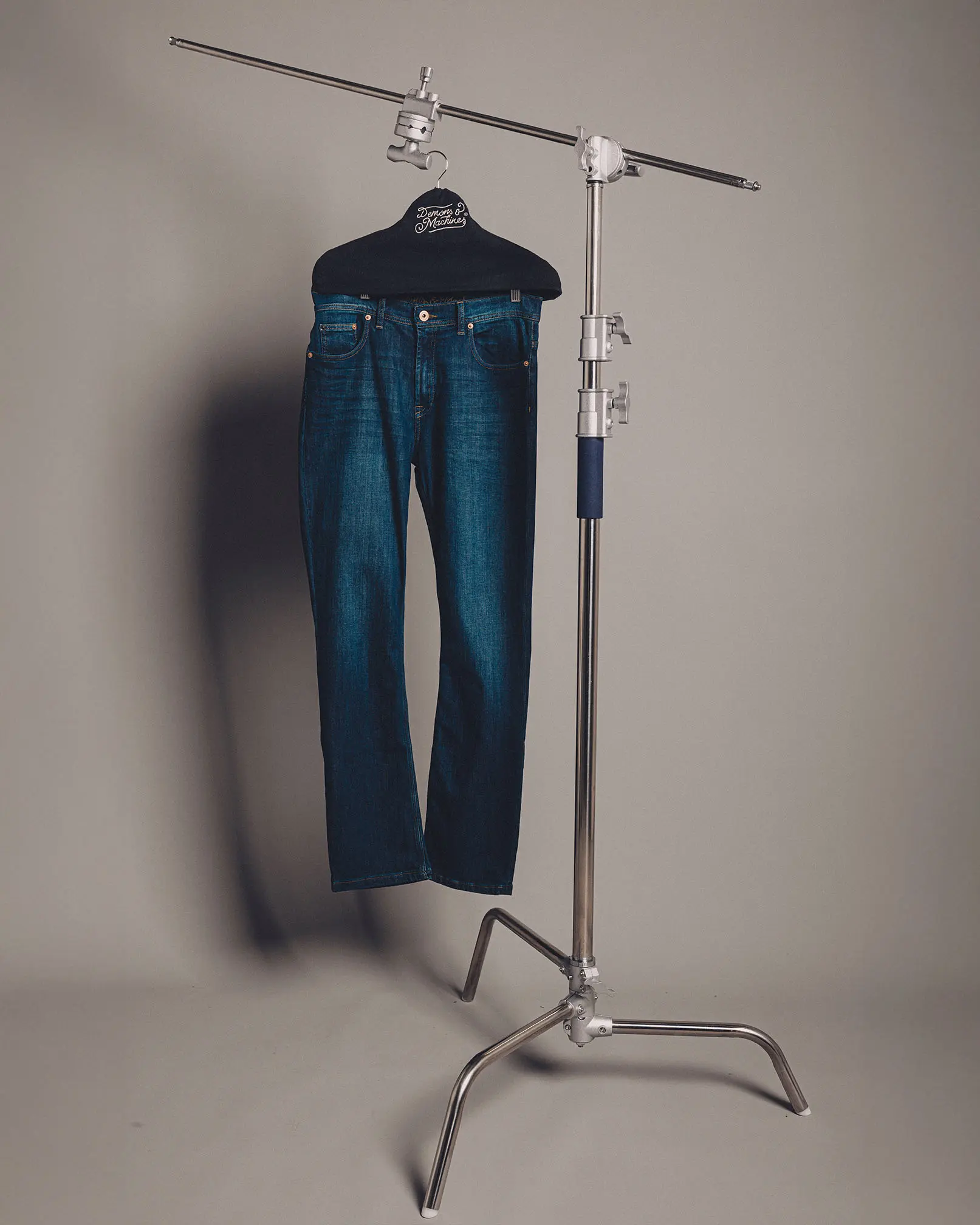 https://demonsmachines.com/storage/denim/videos-denim/01-1.mp4