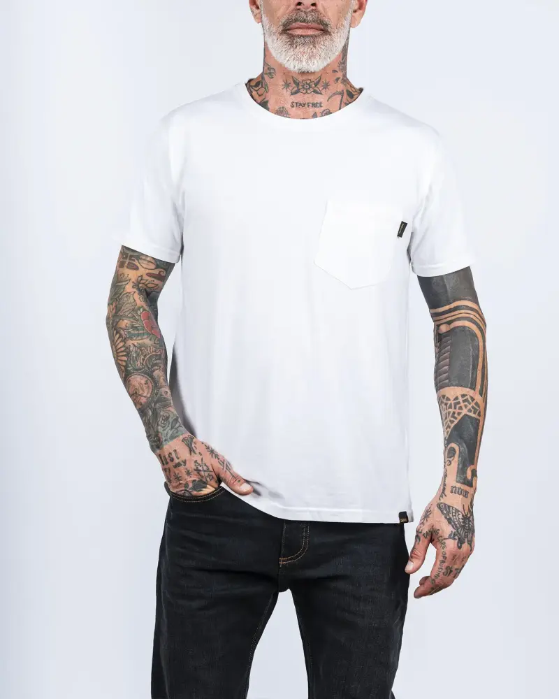 REMERA CON BOLSILLO