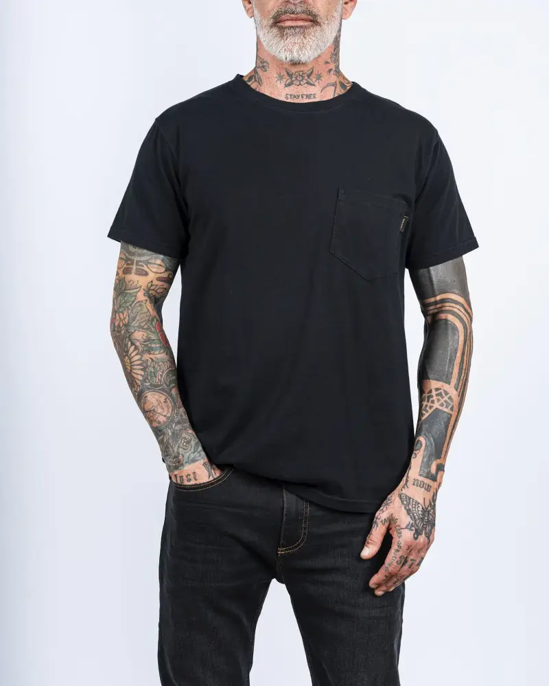 REMERA CON BOLSILLO
