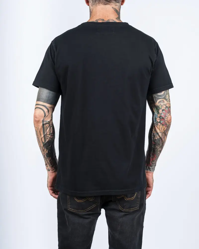 REMERA CON BOLSILLO